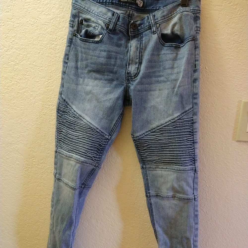 Men's Tapered Leg Jeans